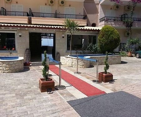 Coralli Holidays Loutra  Экстерьер фото