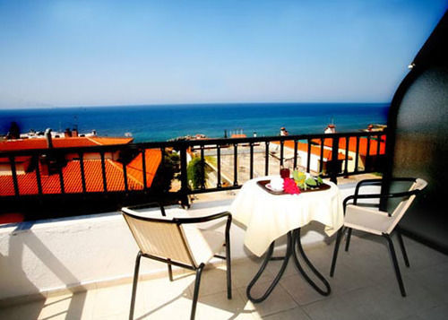 Coralli Holidays Loutra  Экстерьер фото